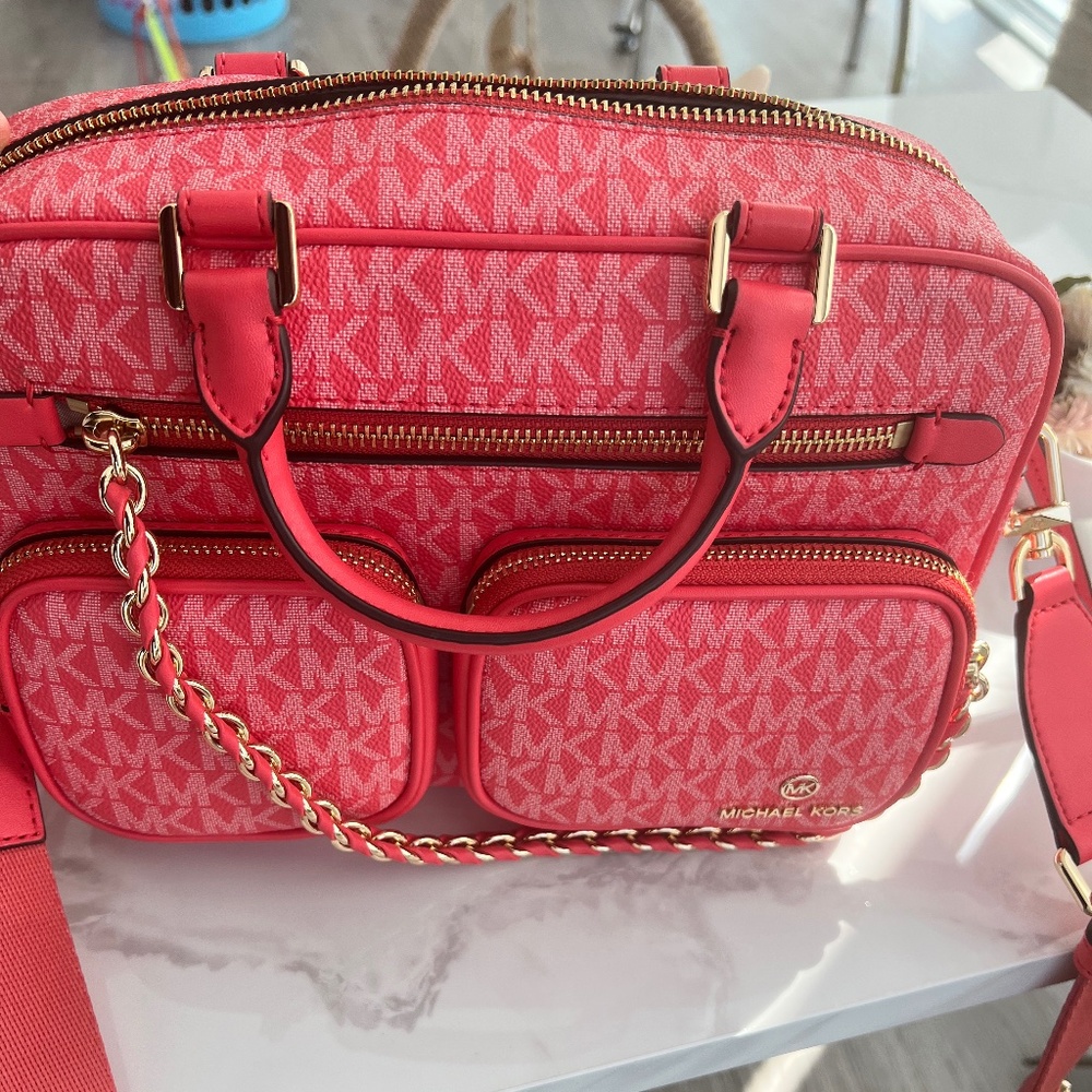 Michael Kors beautiful summer purse!